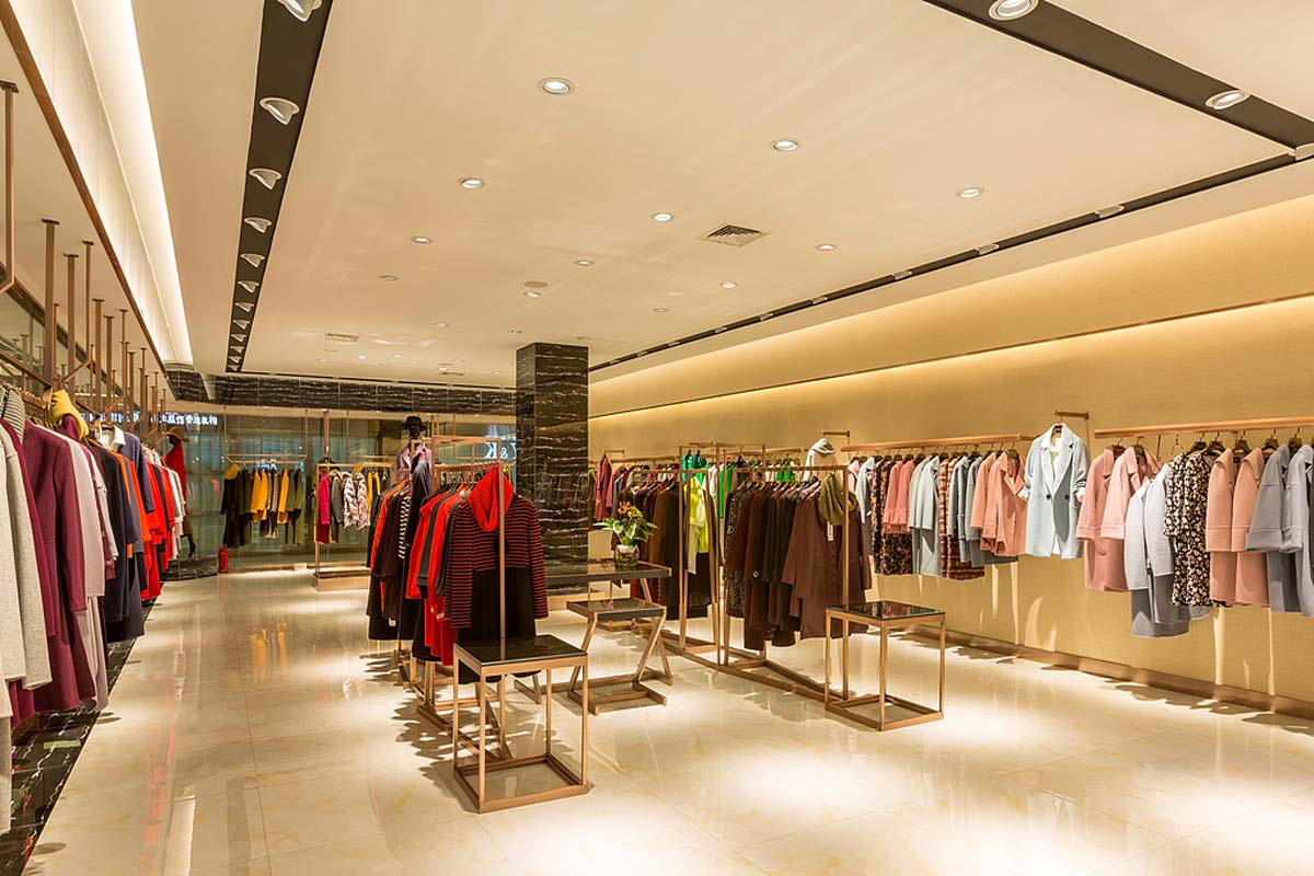 深圳某服装专卖店