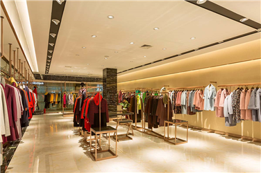 深圳某服装专卖店